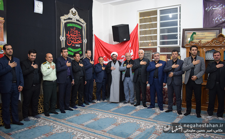 حضور استاندار اصفهان در جمع عزداران شاهین شهری