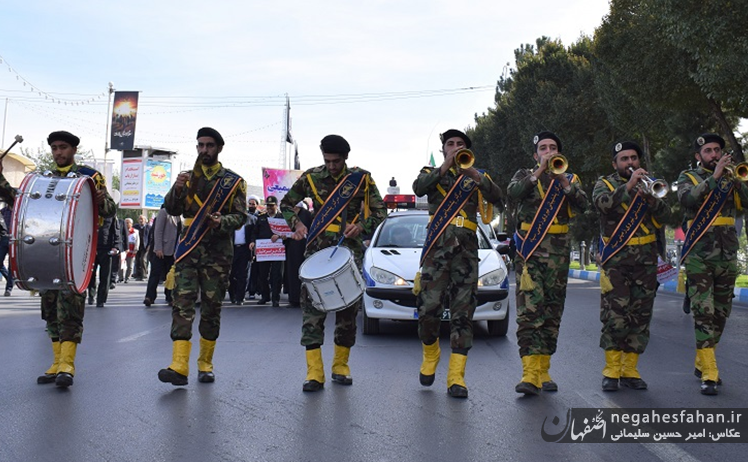 برگزاری راهپیمایی یوم&zwnj;الله ۱۳ آبان در شاهین شهر 