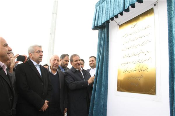 افتتاح و بهره برداری از چند طرح صنعتی و زیربنایی در شهرستان کاشان
